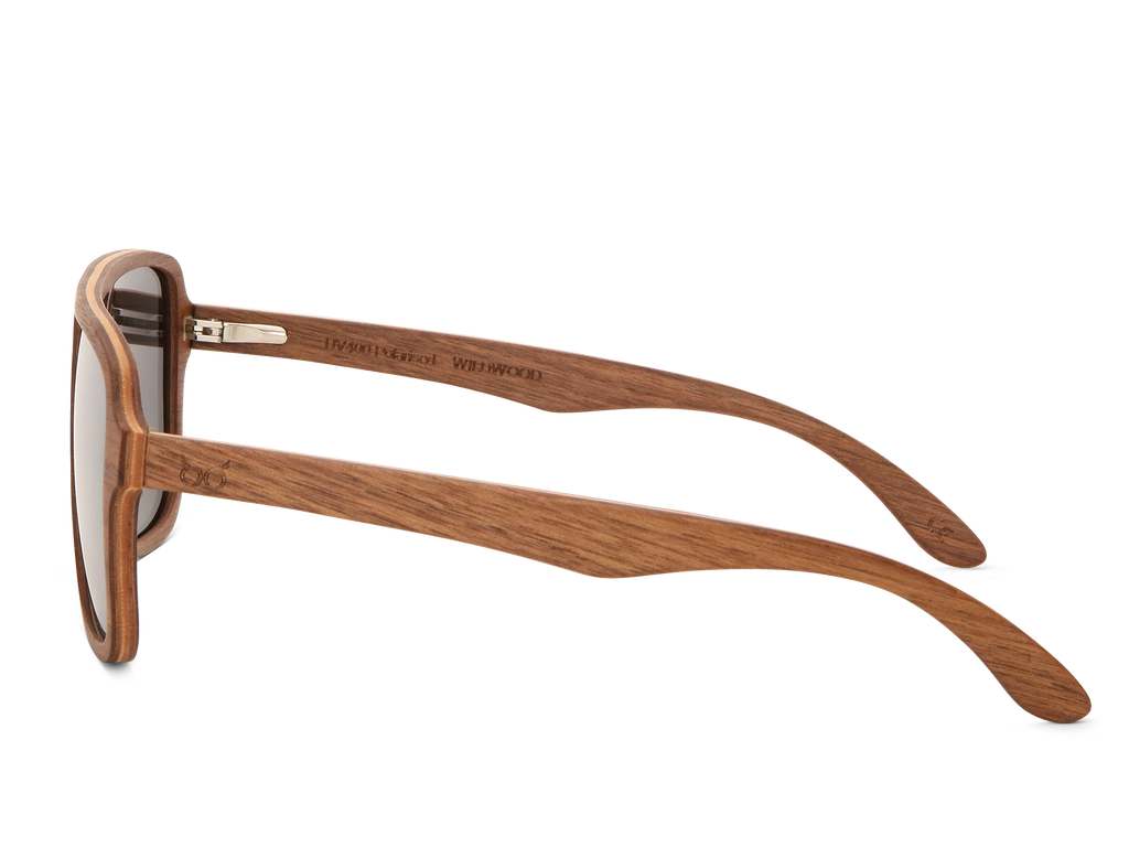 Aviator sunglasses with silver lens