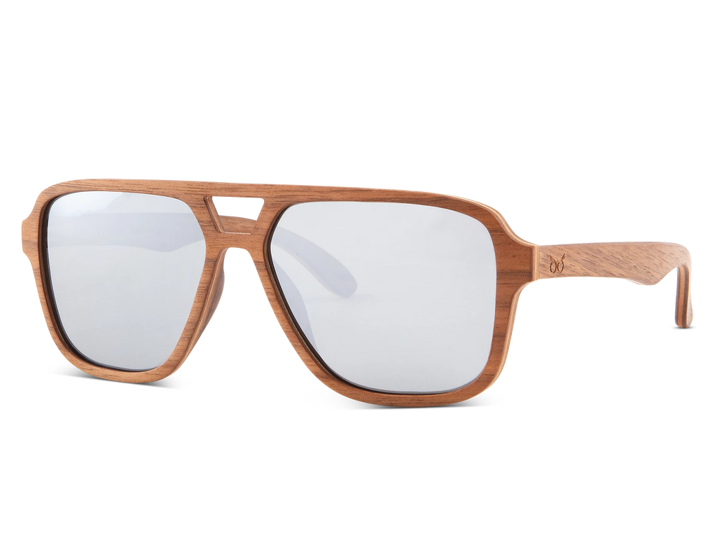 Aviator sunglasses with silver lens