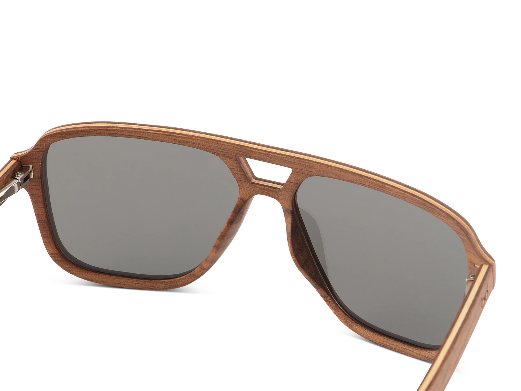 Aviator sunglasses with silver lens