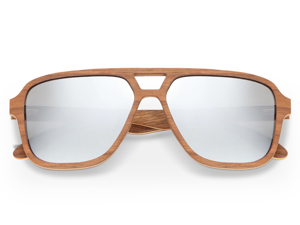 Aviator sunglasses with silver lens