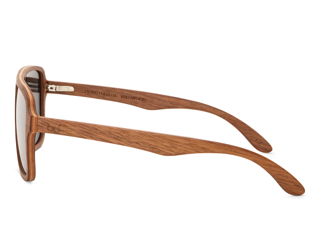 Aviator sunglasses with silver lens